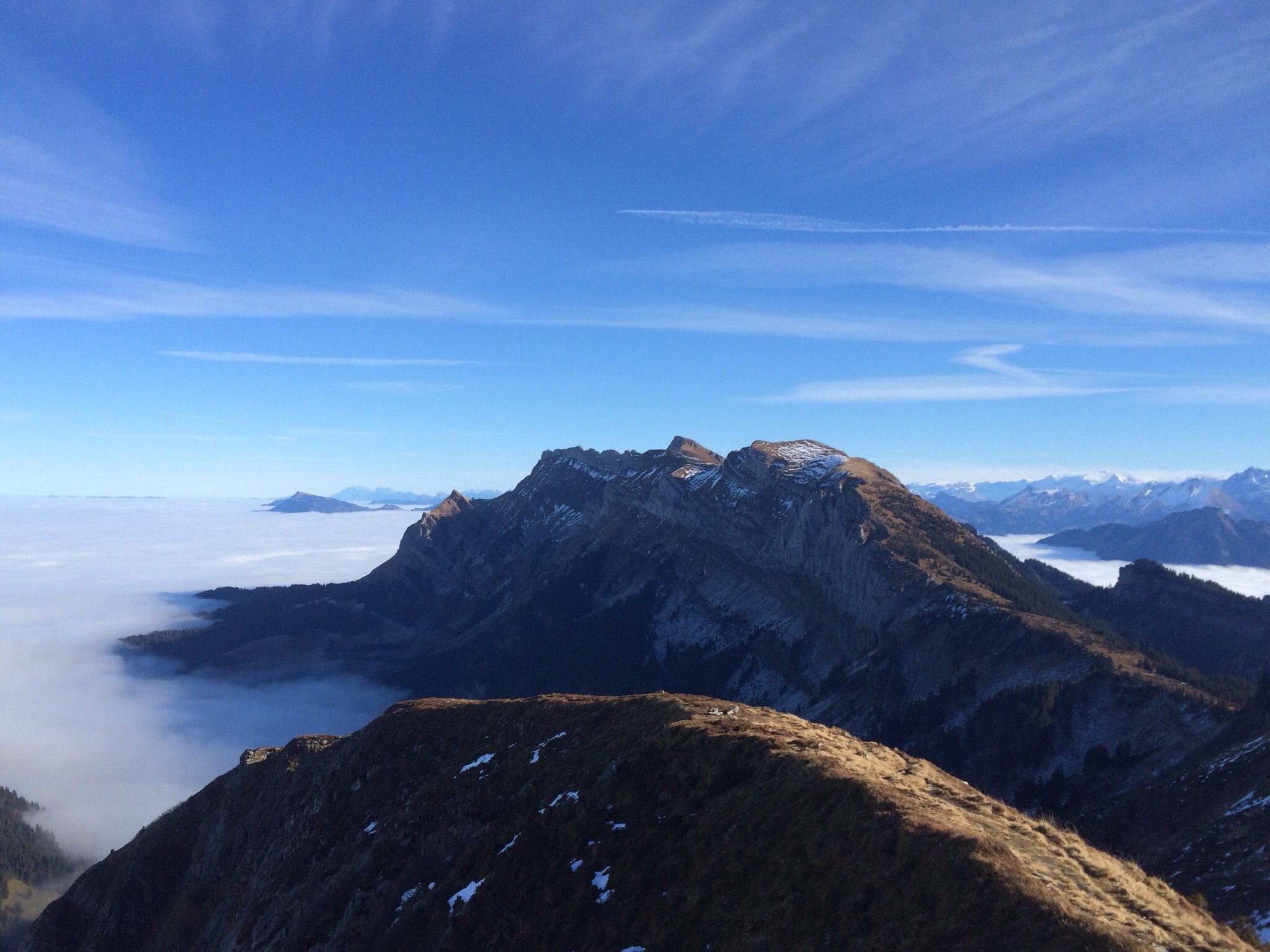 Der Blick zurück zum Widderfeld und dem Pilatusmassiv