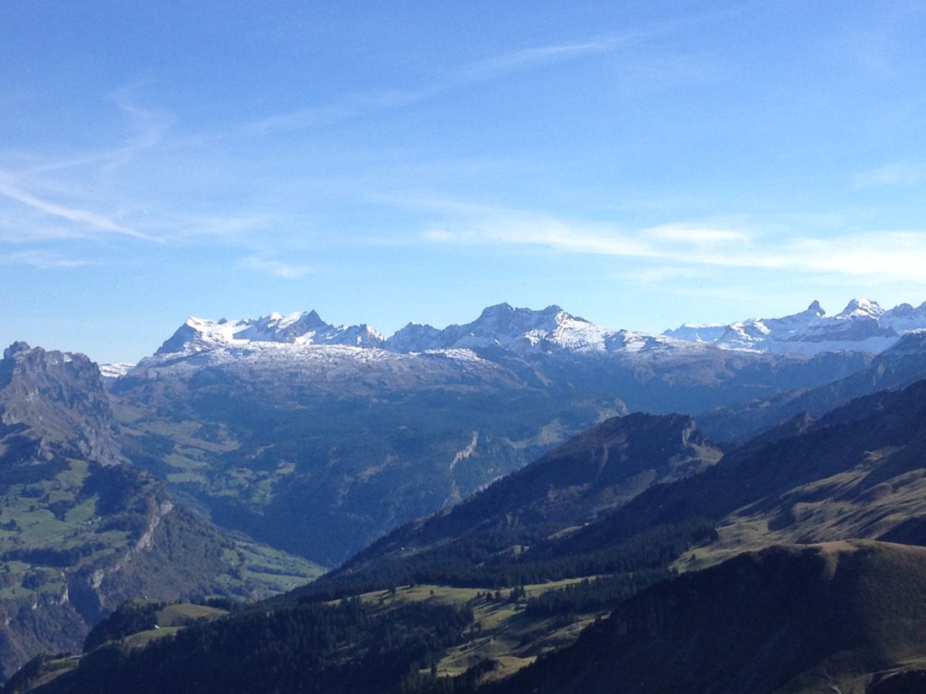 Der Blick ins Muothatal mit Glärnisch und Bös Fulen