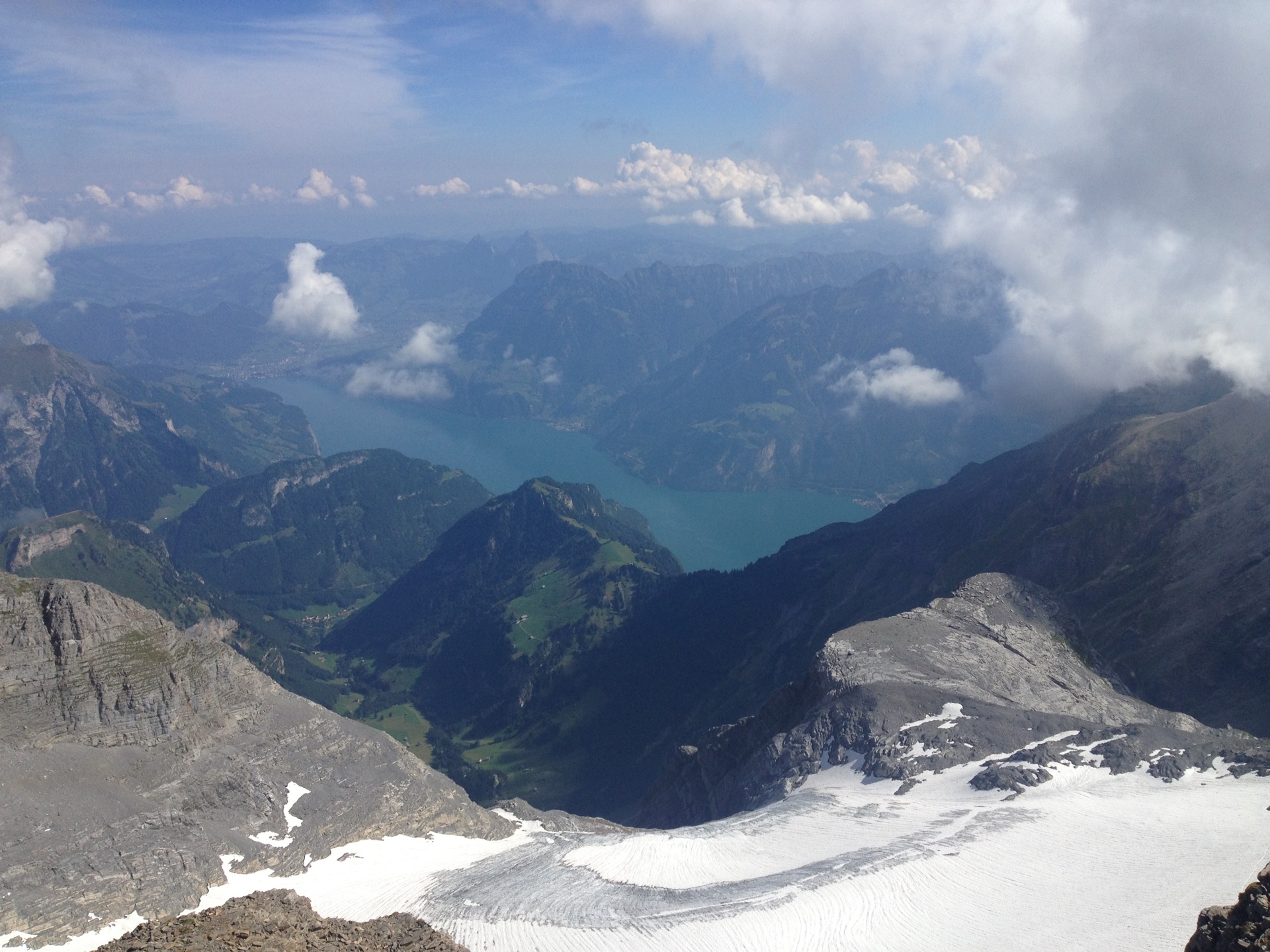 Die Rutschbahn endet gefühlt im Urnersee...