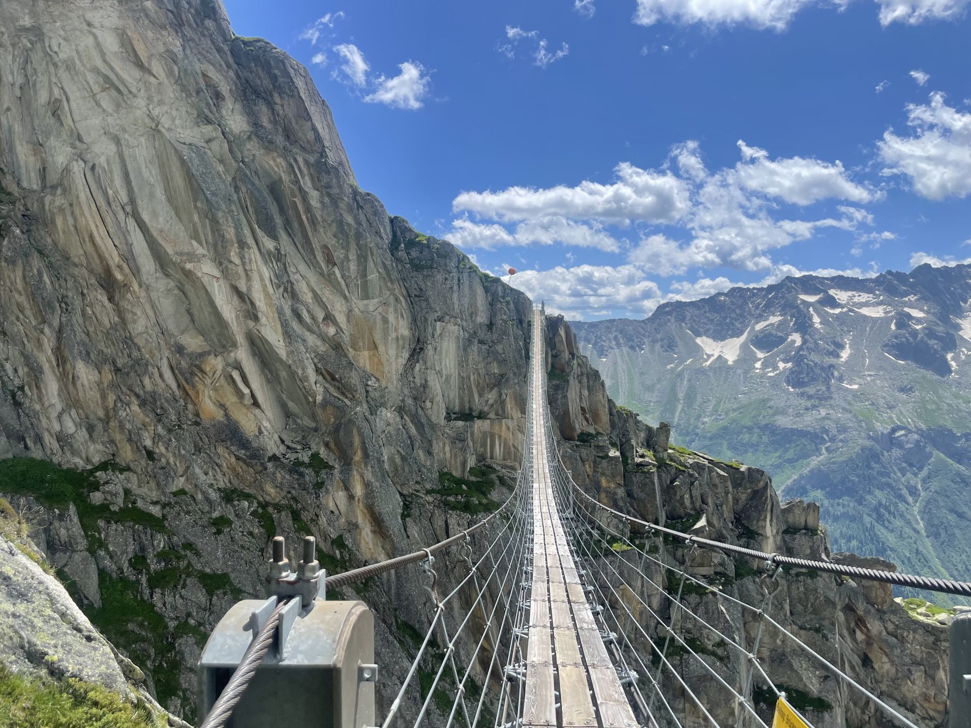mit-viel-adrenalin-zur-salbitbr-cke-edwin-wandert